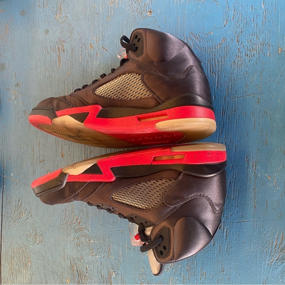 Jordan Black and Red Athletic Shoes Satin Air Jordan Retro 5 Nike - Picture 6 of 7